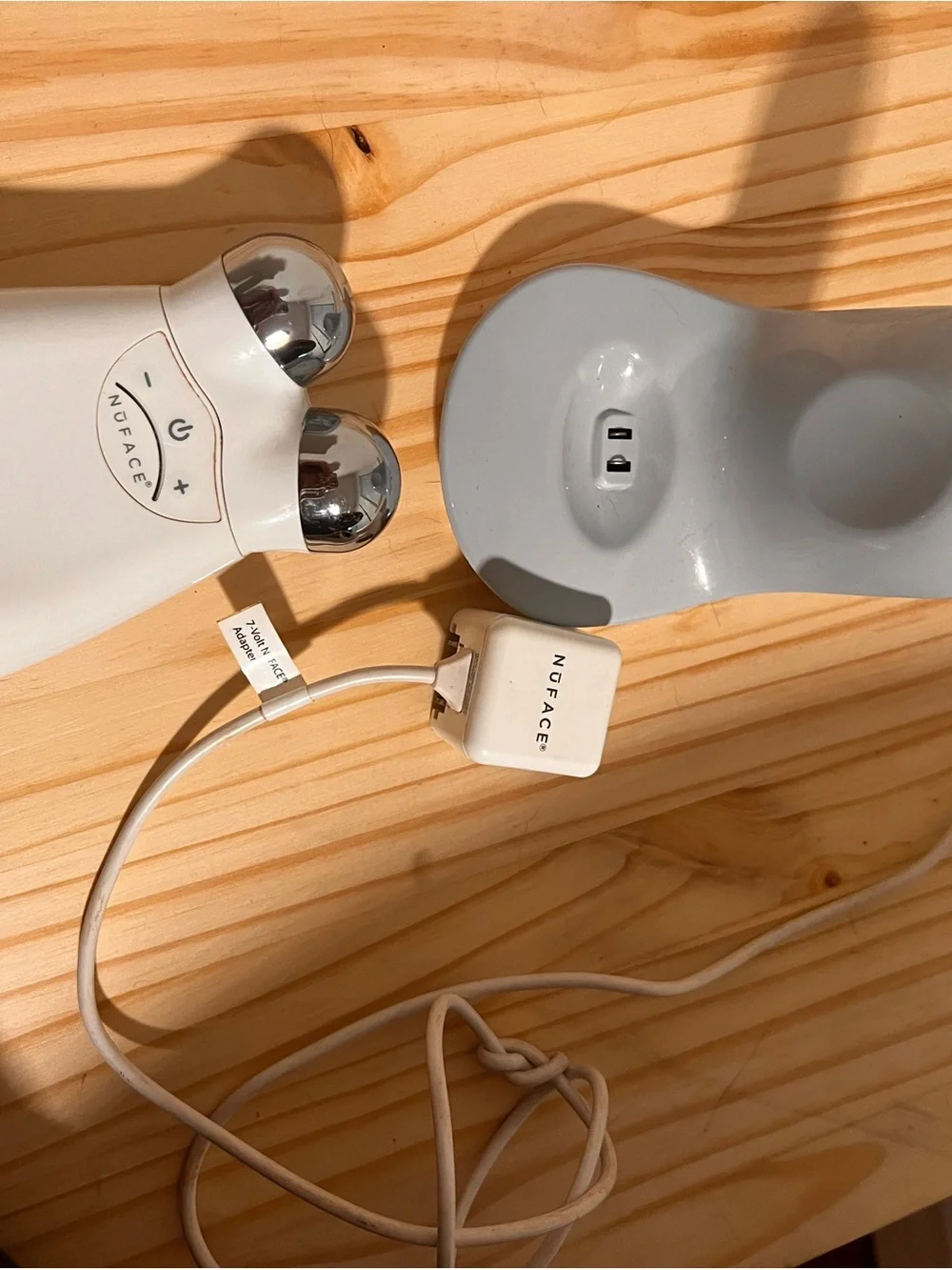 NuFACE Mini Microcurrent Facial Toning Device - White with Silver Spheres